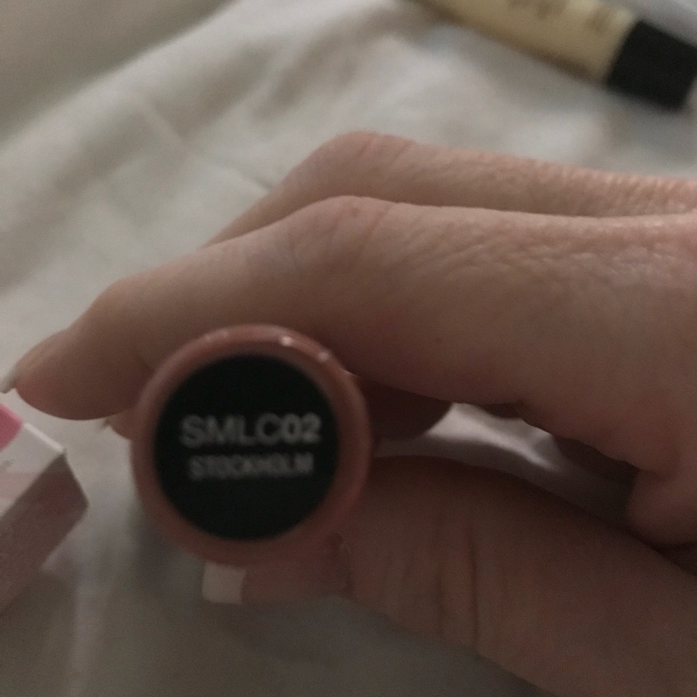 ❤️With free gift❤️Cosmetic bag w/ makeup - Picture 4 of 8
